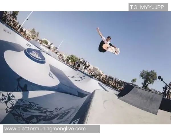 赵芳专访：从初学者到滑板高手的成长之路与心路历程分享